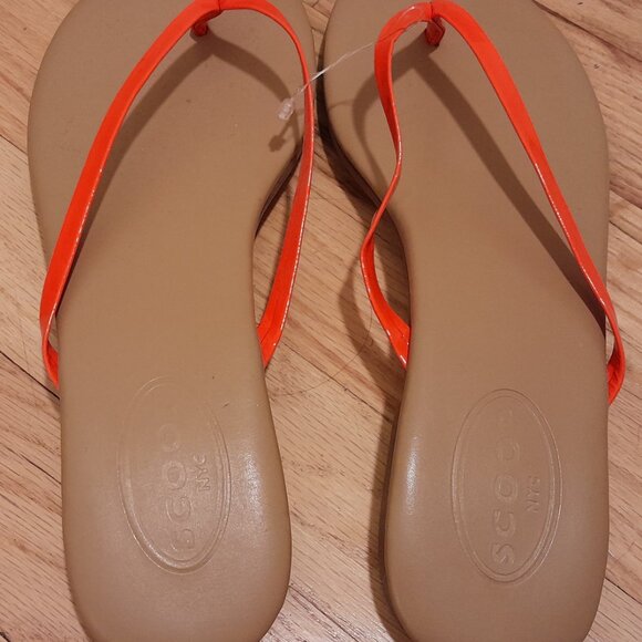 SCOOP NYC Flip Flops: NEW! - Picture 3 of 6